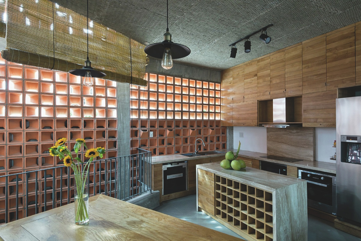 Rèm tre cũng được sử dụng giúp làm mát cho ngôi nhà.