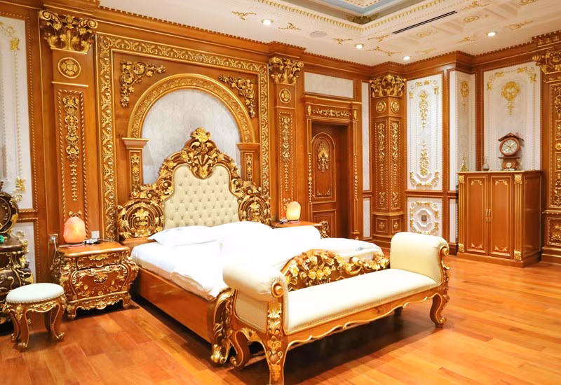 Dinh thự rất rộng nhưng gia chủ chỉ xây 5 - 6 phòng, phòng nào cũng lớn, đảm bảo sự riêng tư cũng như không gian tối ưu. Ảnh: Facebook