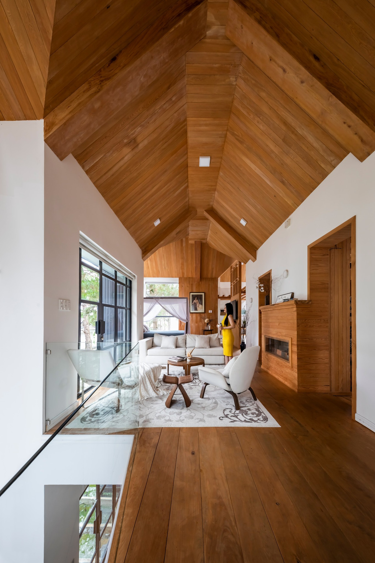 Phan Nhu Thảo từng hé lộ căn biệt thự trị giá lên đến 25 tỷ đồng do được làm hoàn toàn bằng gỗ.