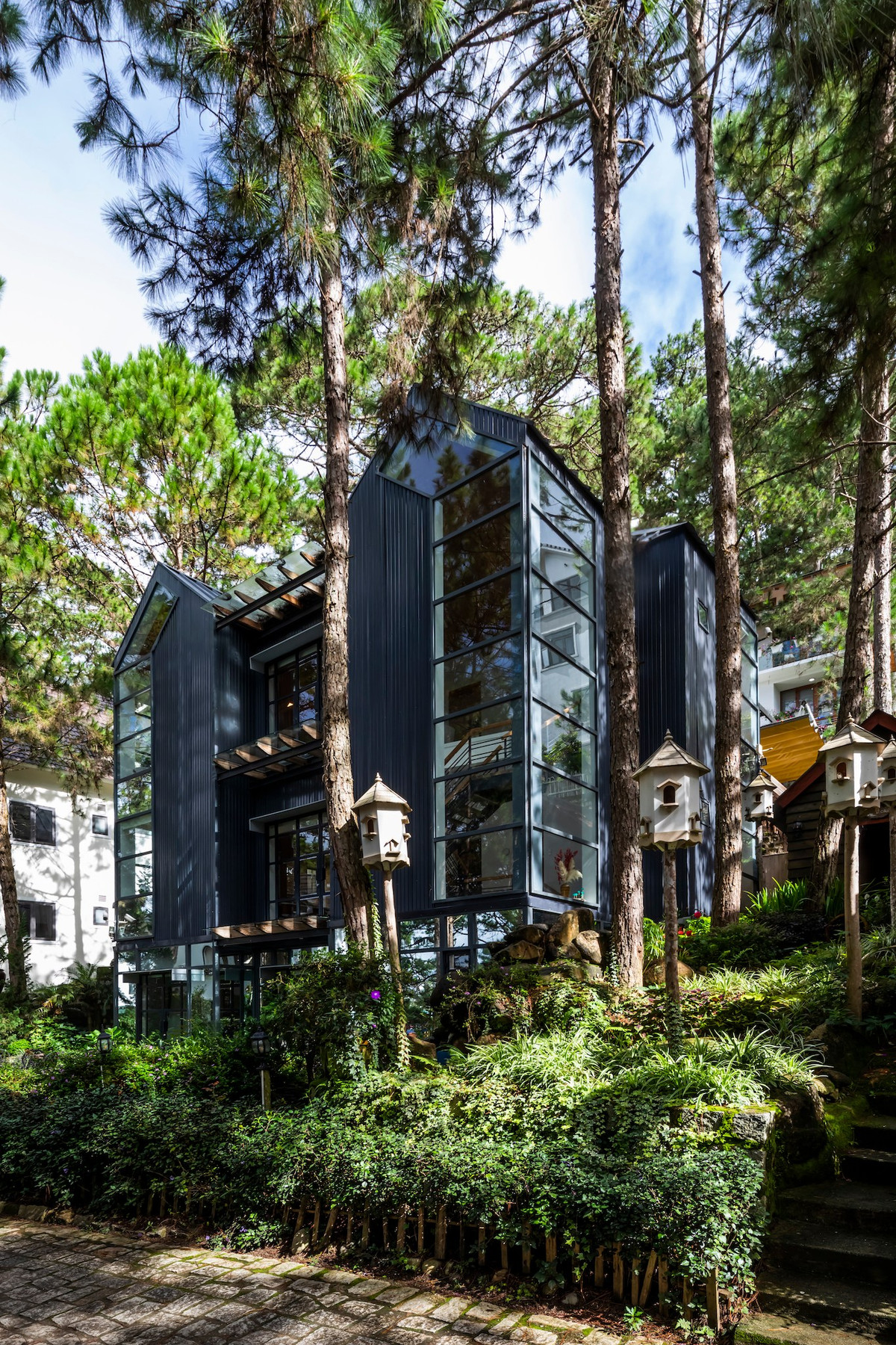 Dù mới 6 tuổi nhưng con gái Phan Như Thảo - bé Bồ Câu đã có hẳn một căn biệt thự mang tên mình.