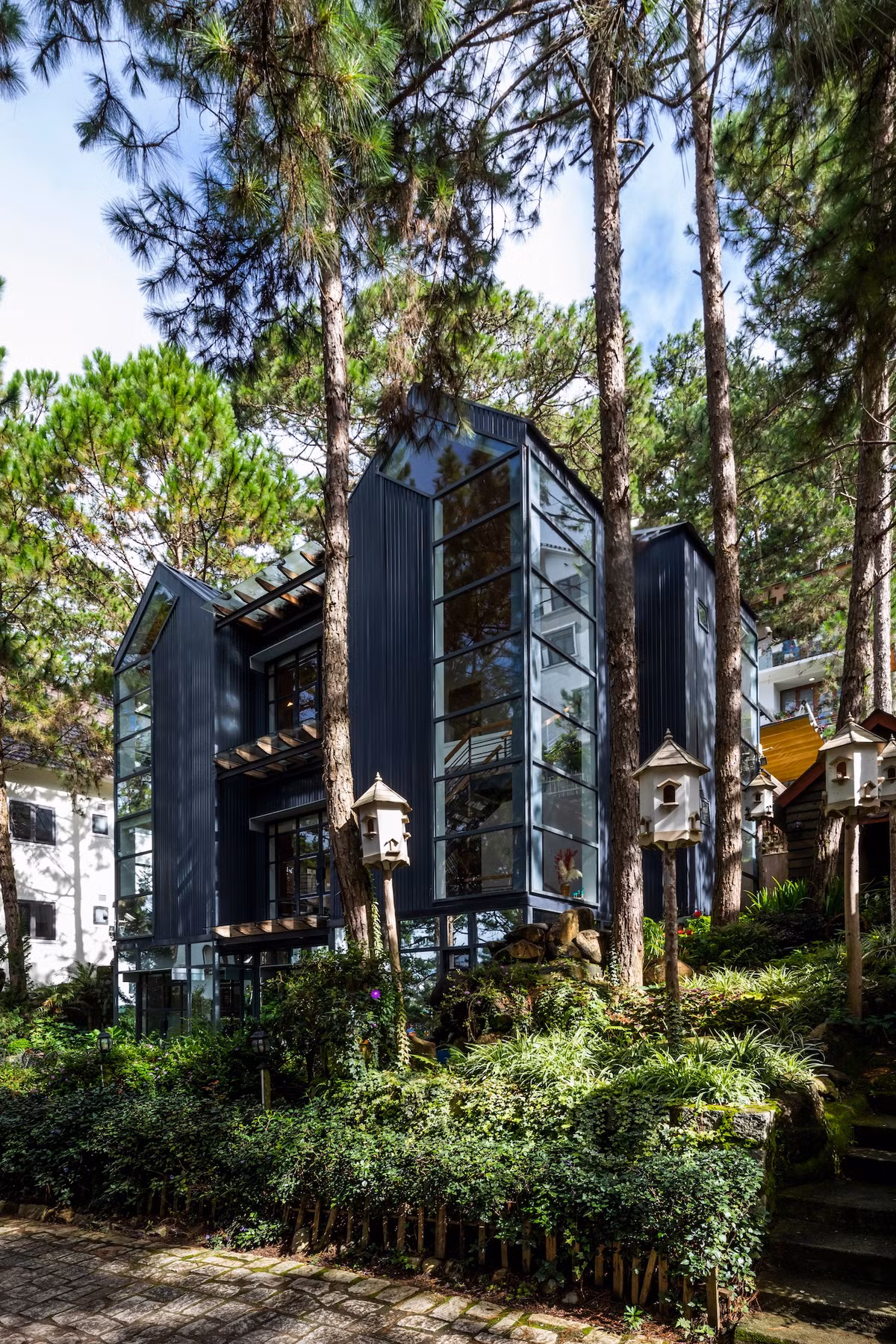 Dù mới 6 tuổi nhưng con gái Phan Như Thảo - bé Bồ Câu đã có hẳn một căn biệt thự mang tên mình.