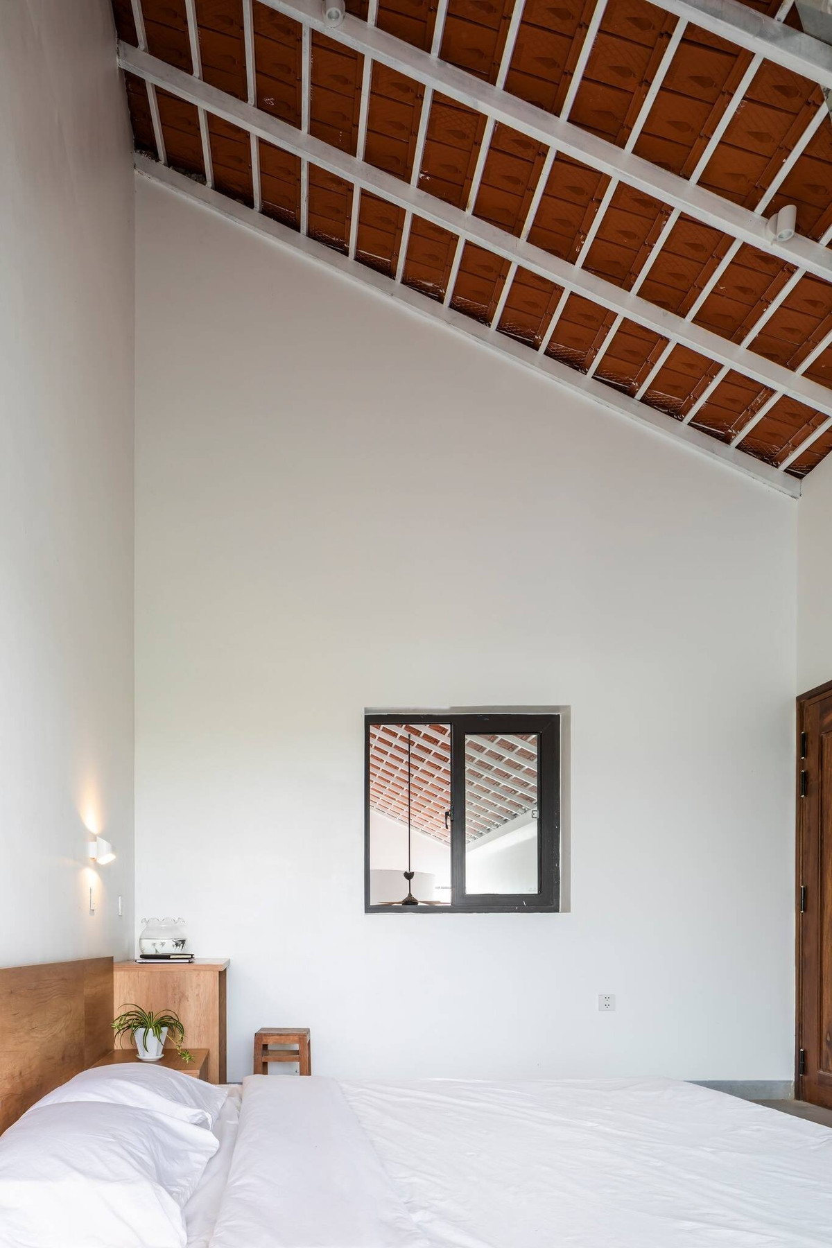 Phòng ngủ tối giản. Nguồn ảnh: Hiroyuki Oki