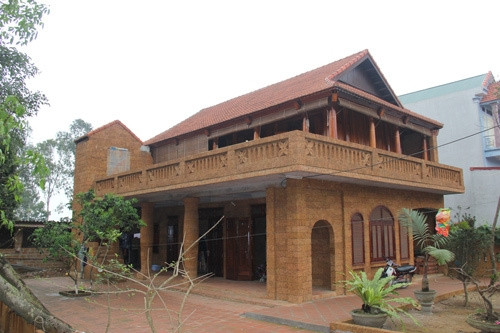 Ngoài ra, ông Nguyễn Văn Nho còn dành tặng con trai một căn nhà gỗ khác khi ở riêng. Ảnh: Zing