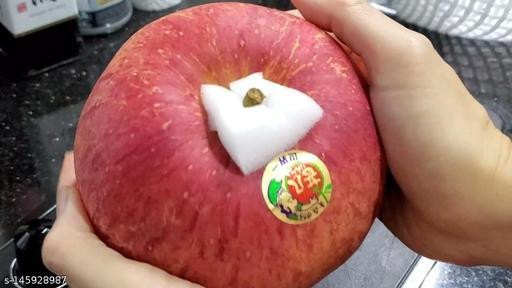 Chưa hết, giống táo Sekai Ichi Nhật Bản chỉ có vào mùa thu đến đầu đông, không sản xuất hàng loạt nên không được bán đại trà trên thị trường. Ảnh: Getty