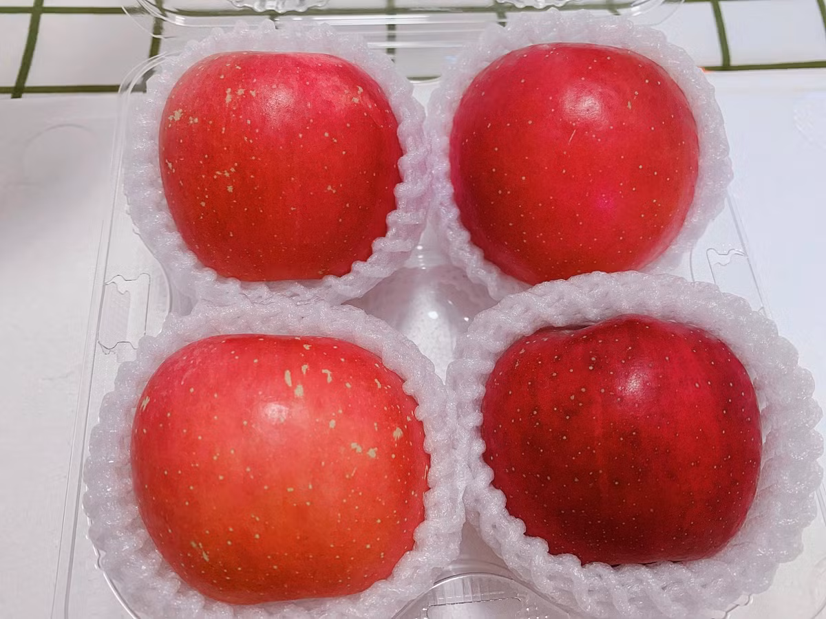 Một trong những lý do khiến nó đắt như vậy là bởi loại táo này có hương vị ngọt dịu, mùi thơm nhẹ đặc trưng, ăn rất giòn và nhiều nước. Ảnh: Japan