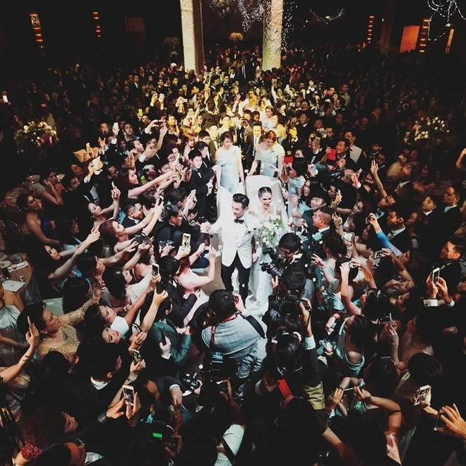 Hôn lễ hoành tráng của cặp đôi thu hút toàn bộ giới truyền thông Thái. Ảnh: News