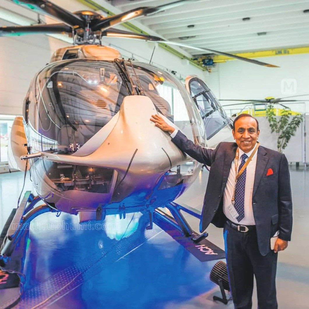 Không chỉ sở hữu nhiều siêu xe đáng ao ước, tỷ phú Ấn Độ Ravi Pillai còn là người Ấn Độ đầu tiên sở hữu trực thăng Airbus D3 và là trực thăng H145 năm cánh đầu tiên ở châu Á. Ảnh: News18