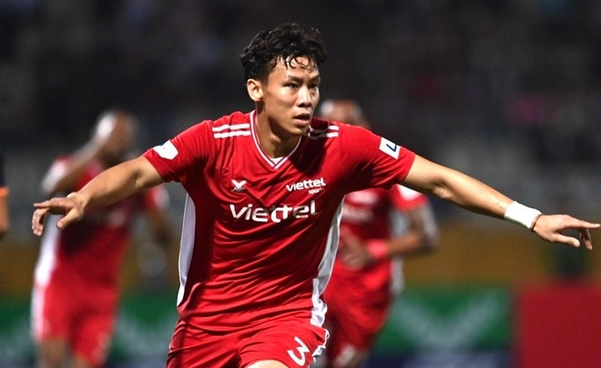 Quế Ngọc Hải là một trong những cầu thủ có thu nhập cao nhất nhì bóng đá Việt. Sau khi cùng đội tuyển Việt Nam giành chức vô địch AFF Cup 2018, CLB Viettel đã chi 9 tỷ đồng tiền lót tay để đưa Quế Ngọc Hải về. Ảnh: Zing