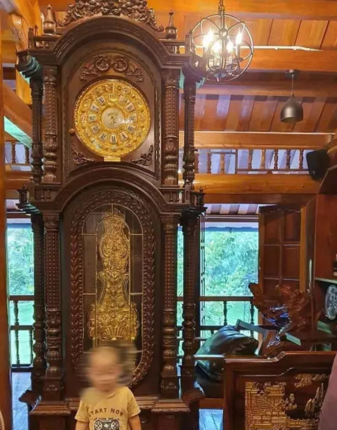 Nội thất trong nhà chủ yếu làm bằng gỗ tự nhiên. Ảnh: Camnangnhadep