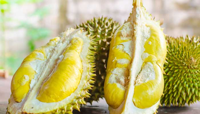 Theo Business Insider, sầu riêng đến từ Nonthaburi là loại sầu riêng cao cấp nhất ở Thái Lan, nổi tiếng với hương thơm dịu nhẹ và kết cấu dạng kem. Ảnh: Buzztribe News