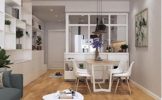 Trong nhà đặt nhiều cây xanh để tô điểm cho không gian sống.