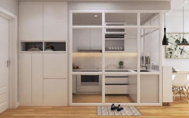 Phòng bếp sử dụng tông màu trắng chủ đạo cùng nội thất tiện nghi.