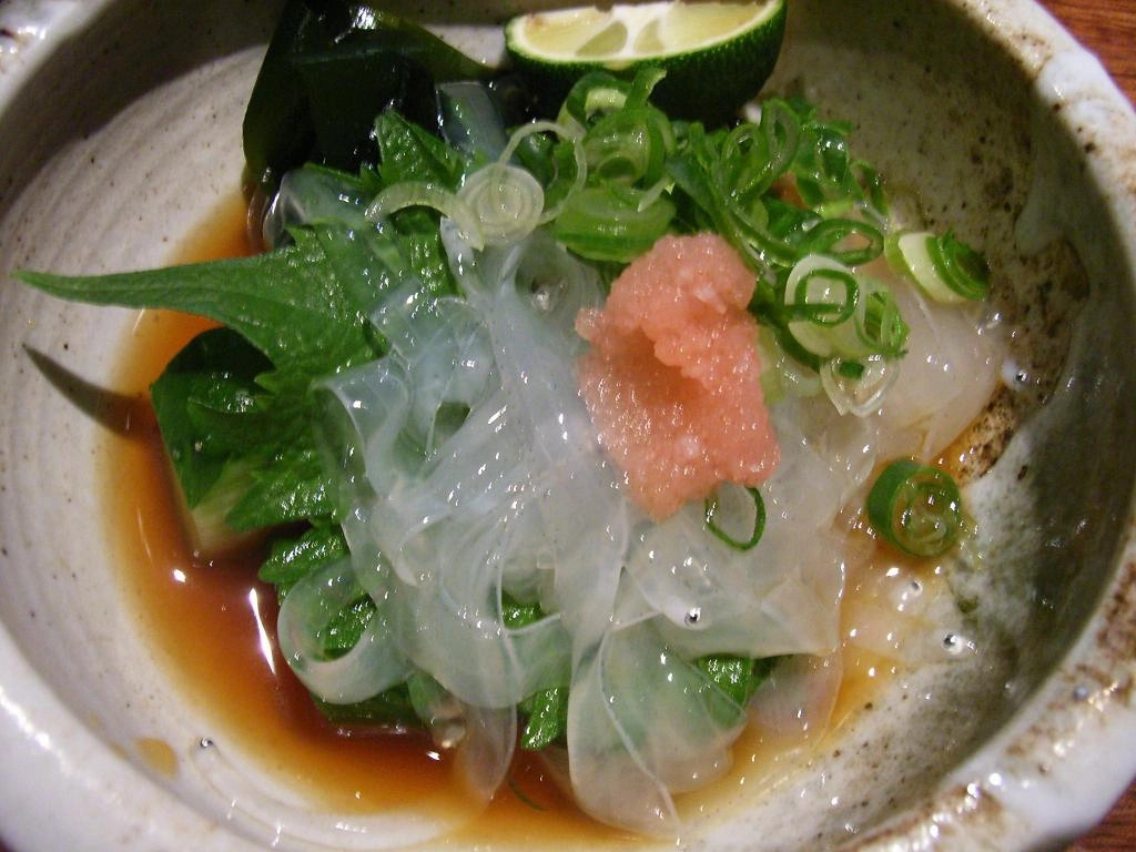 Bên cạnh đó, lươn thủy tinh rất được ưa chuộng trong các nhà hàng cao cấp. Nguồn cung hạn chế cộng với áp lực thị trường góp phần đẩy giá lươn thủy tinh lên cao. Ảnh: Getty