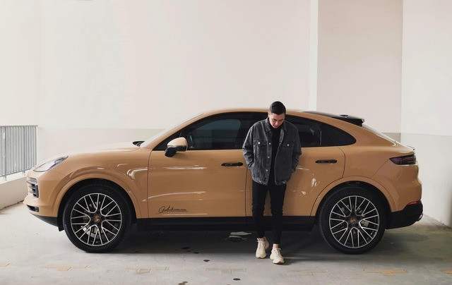 Năm 2020, gia đình Kiên Hoàng chuyển vào TP.HCM để thuận lợi phát triển công việc. Anh nhanh chóng mua một căn hộ mới ở quận 2, view nhìn ra sông Sài Gòn. Sau đó, cặp đôi tậu SUV hạng sang Porsche giá từ 5 - 6 tỷ dồng. Ảnh: Internet