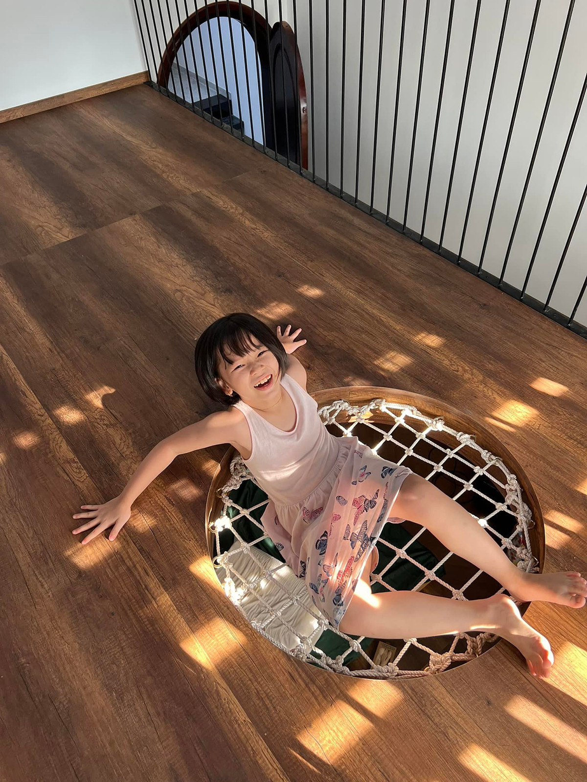 Ngoài sự tiện nghi, phòng ngủ này còn được thiết kế nhằm tạo cảm hứng và đáp ứng đa dạng hoạt động vui chơi, kích thích sự sáng tạo cho con.