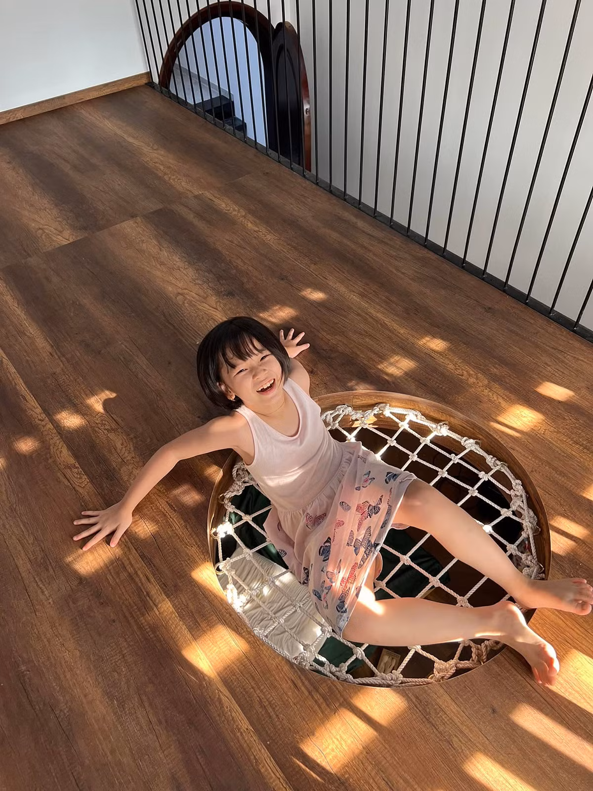 Ngoài sự tiện nghi, phòng ngủ này còn được thiết kế nhằm tạo cảm hứng và đáp ứng đa dạng hoạt động vui chơi, kích thích sự sáng tạo cho con.