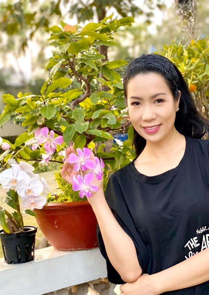 Ngoài quả, Á hậu Trịnh Kim Chi còn trồng nhiều loại hoa.