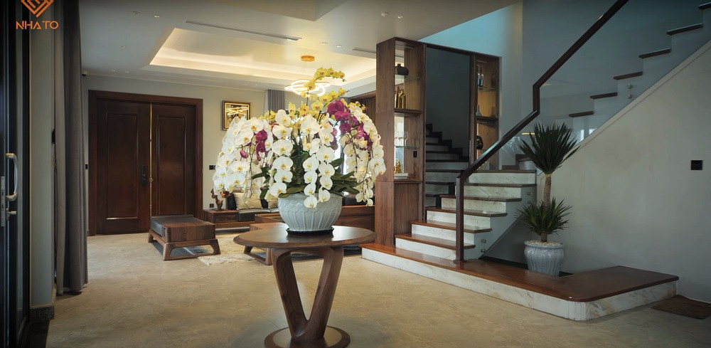 Ngôi biệt thự được thiết kế theo phong cách châu Âu sang trọng, hiện đại.