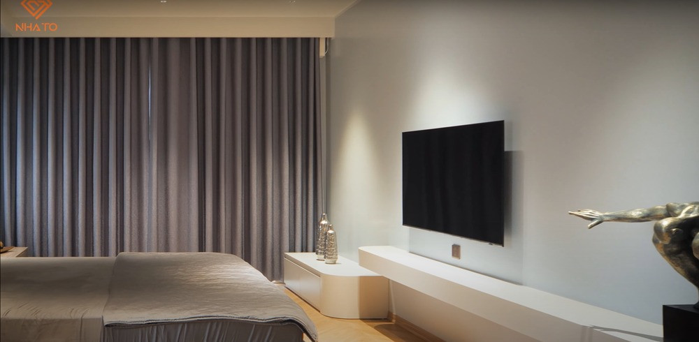 Phòng ngủ của vị gia chủ 15 tuổi được thiết kế riêng vô cùng hiện đại trên tầng 2.