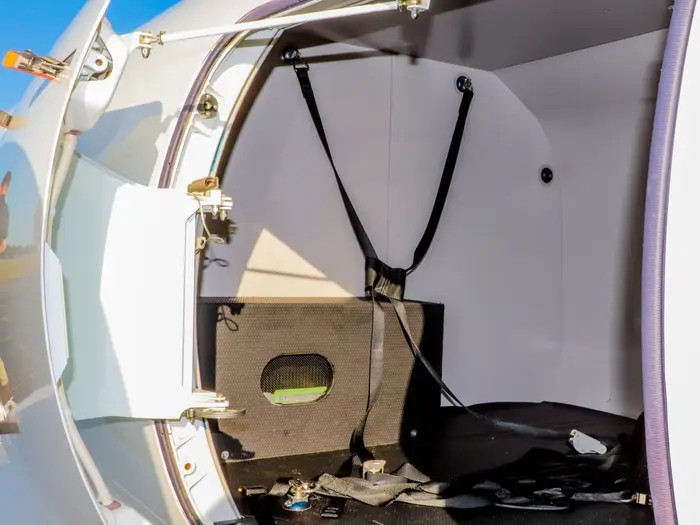 Giống như những người tiền nhiệm, Elite II thiết kế gắn động cơ vào cánh chứ không phải thân máy bay, giúp giảm tiếng ồn. Máy bay cũng có nhiều không gian hơn trong khoang hành lý phía sau.