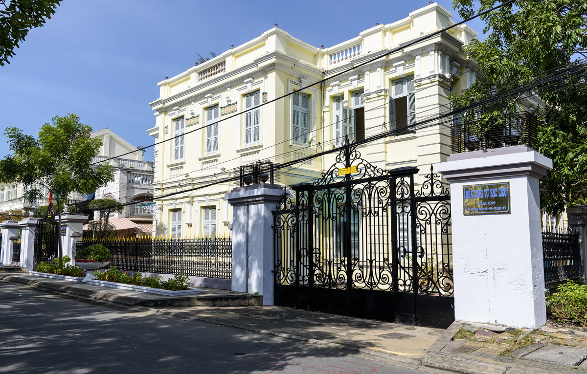 Đến nay, công trình đã hơn 100 năm tuổi nhưng vẫn được bảo tồn khá nguyên vẹn và trở thành điểm đến hấp dẫn bậc nhất tại Bạc Liêu. Ảnh: Thamhiemmekong