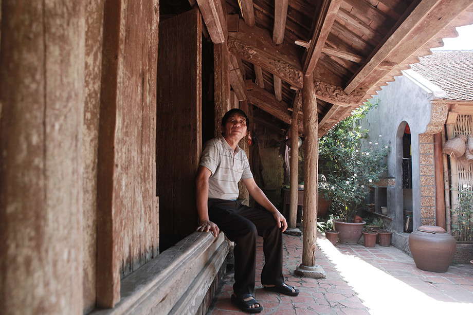 Hệ thống cửa chính thiết kế để tháo ra vào dễ dàng. Ảnh: Dân Việt