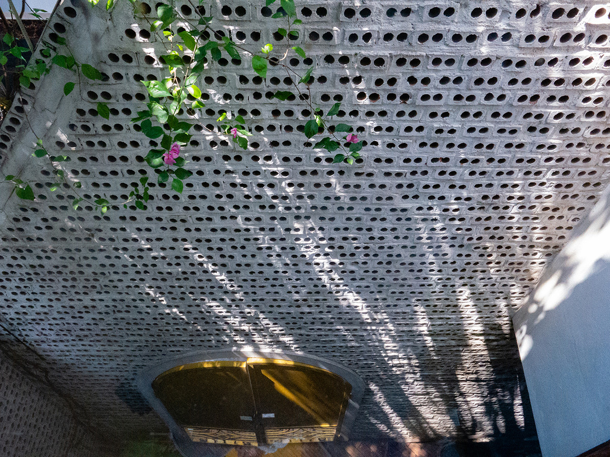 Thiết kế này đảm bảo che nắng, thông gió, giảm tiếng ồn hiệu quả và chống bức xạ nhiệt.