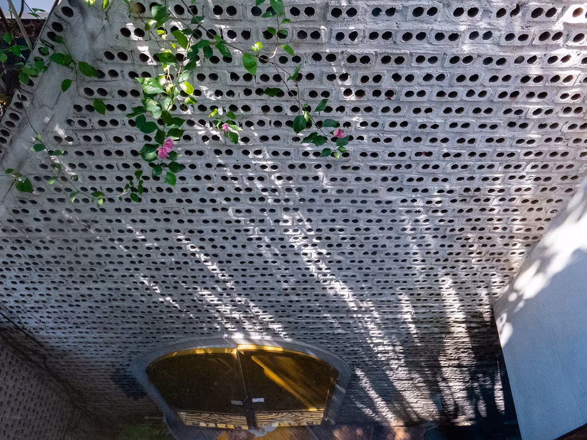 Thiết kế này đảm bảo che nắng, thông gió, giảm tiếng ồn hiệu quả và chống bức xạ nhiệt.