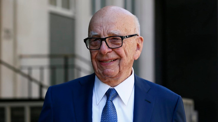 Rupert Murdoch là người nhanh nhạy với truyền thông, tham gia sản xuất một tờ báo. Murdoch ưu tiên chuyện giật gân và scandal nhờ vậy mà kinh doanh phát triển. Ảnh: Getty