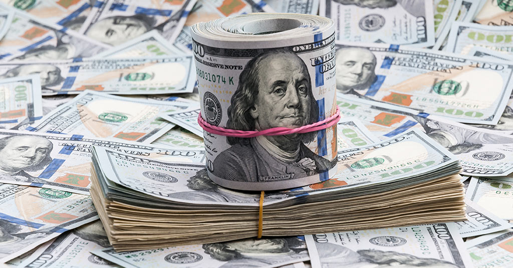 Một xấp tiền đô la cao một dặm tương đương 14,5 triệu USD.