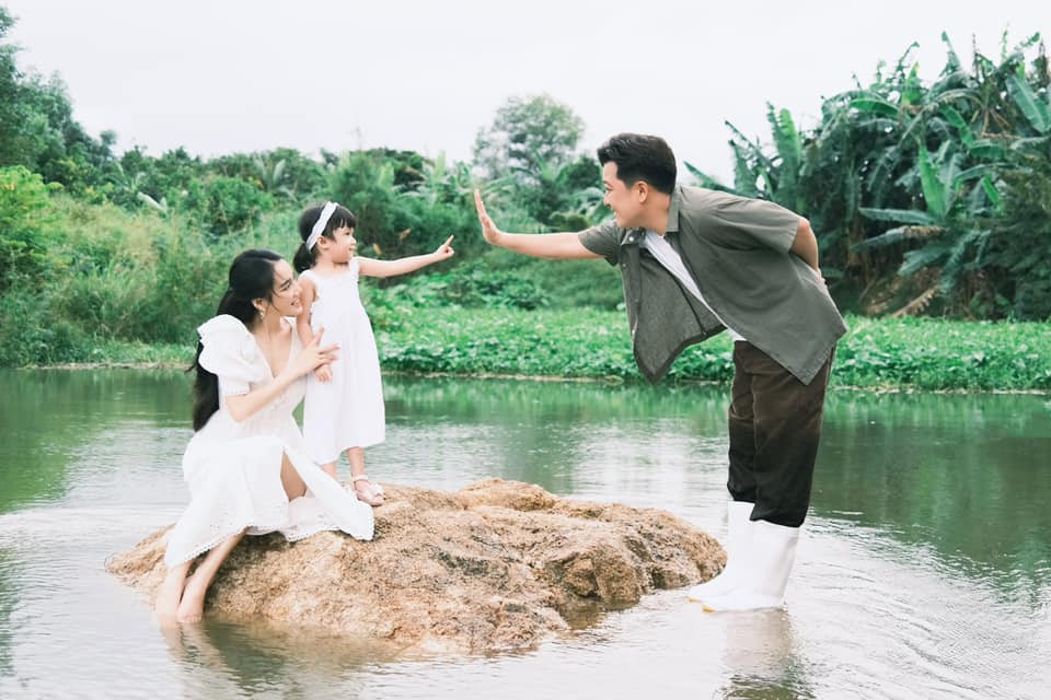 Ngoài chuỗi nhà hàng, Trường Giang - Nhã Phương còn làm chủ những căn nhà cực bề thế, đặc biệt là căn biệt thự sân vườn như resort 5 sao ở ngoại ô TP HCM. Ảnh: FBNV