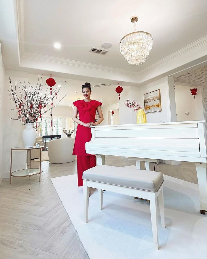Hoa hậu Phạm Hương kỳ công trang trí nhà cửa dịp Tết Nguyên đán năm ngoái