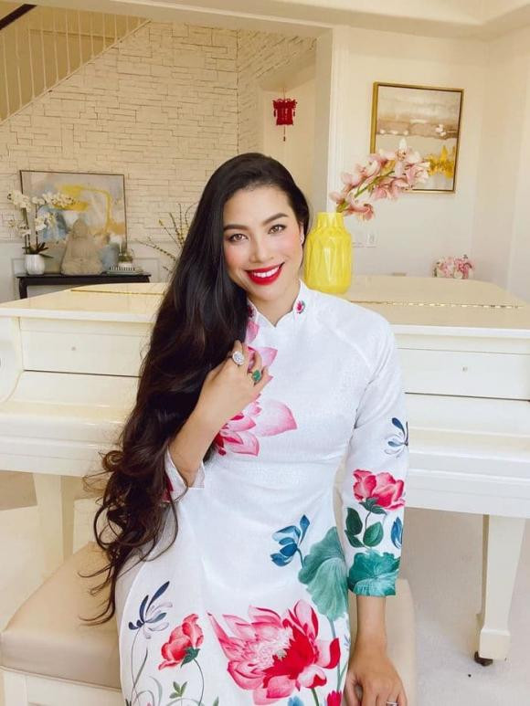 Những năm qua, Phạm Hương vẫn duy trì việc trang trí nhà cửa theo lối của người Việt để đón năm mới.