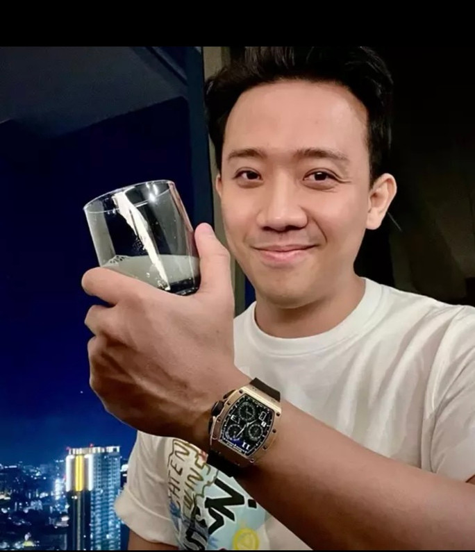 Ngoài bất động sản đắt giá, Trấn Thành còn không ngại xuống tay cho những món hàng hiệu xa xỉ. Trong đó, đáng chú ý hơn cả là bộ sưu tập đồng hồ chục tỷ. Ảnh: Người lao động