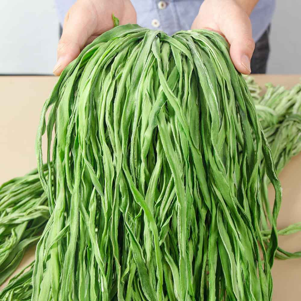 Tiến vua là loại rau nổi tiếng chỉ dâng cho cung đình thời xưa. Loại rau này còn có tên gọi khác là rau công sôi, rau cần biển, rau câu hay rau cần khô. Ảnh: Facebook