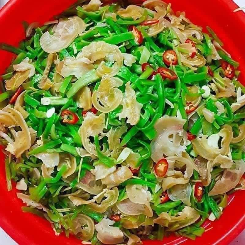 Rau tiến vua có thể chế biến thành nhiều món khác nhau như luộc, xào, làm gỏi... Ảnh: Facebook