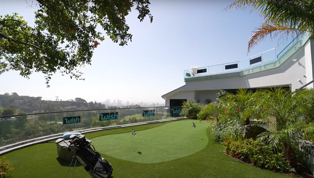 Siêu biệt thự đồ sộ này rộng tới 30.000 mét vuông, được Dan đặt tên là "Wish House" - ngôi nhà mơ ước. Ảnh: Luxury Architecture