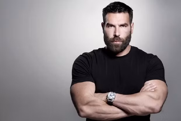Dan Bilzerian cho biết mình kiếm tiền từ hồi đại học nhờ chơi poker và sau này là kinh doanh. Ảnh: Getty