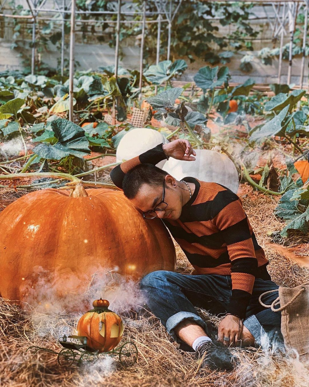 Thậm chí, có những trái bí ngô nặng tới gần 1 tạ khiến du khách sửng sốt. Ảnh: @cuongkhii