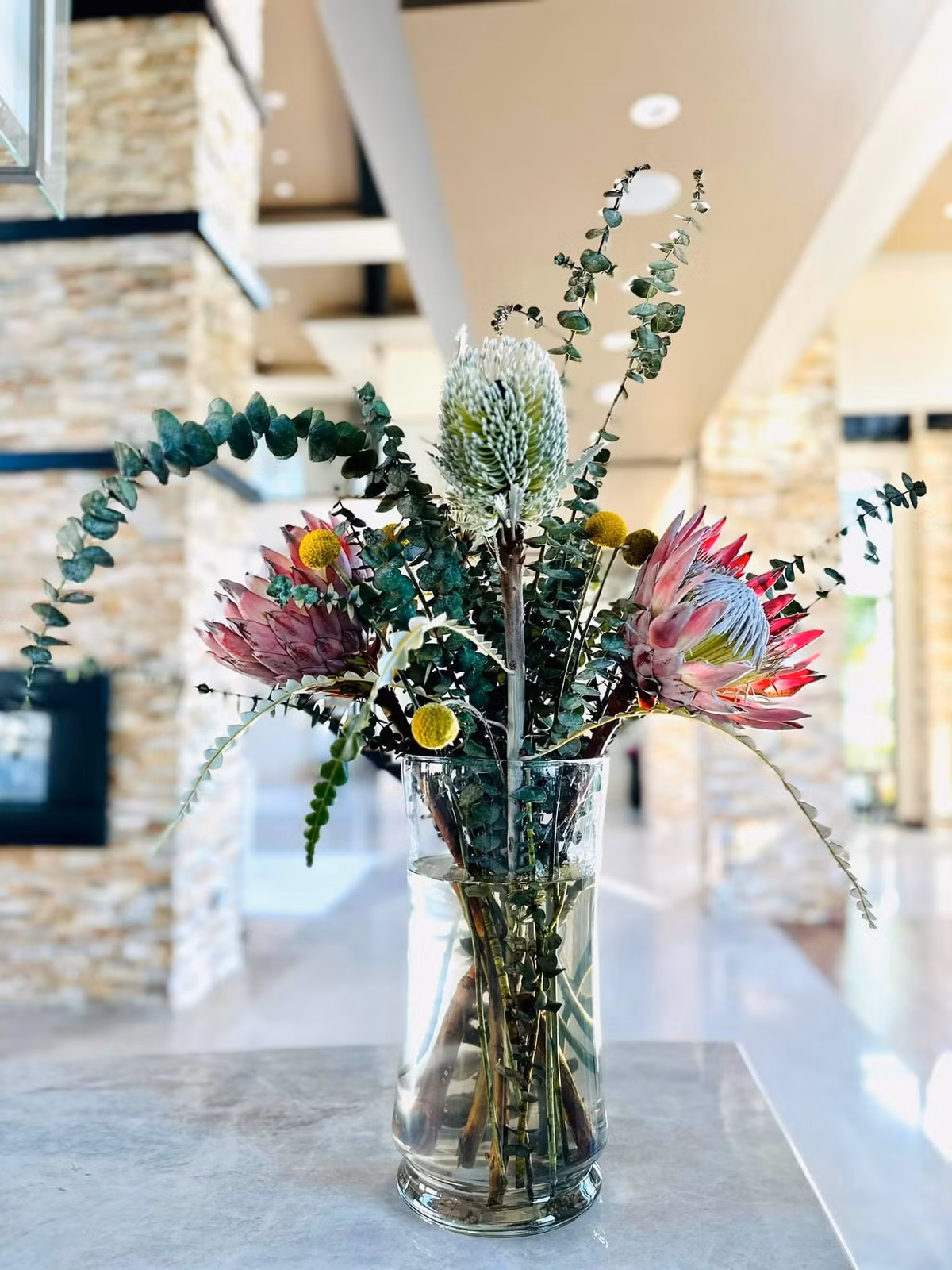 Các loại hoa Thủy Tiên cắm trong nhà thường có giá đắt đỏ từ 800.000-1.000.000 đồng/cành.