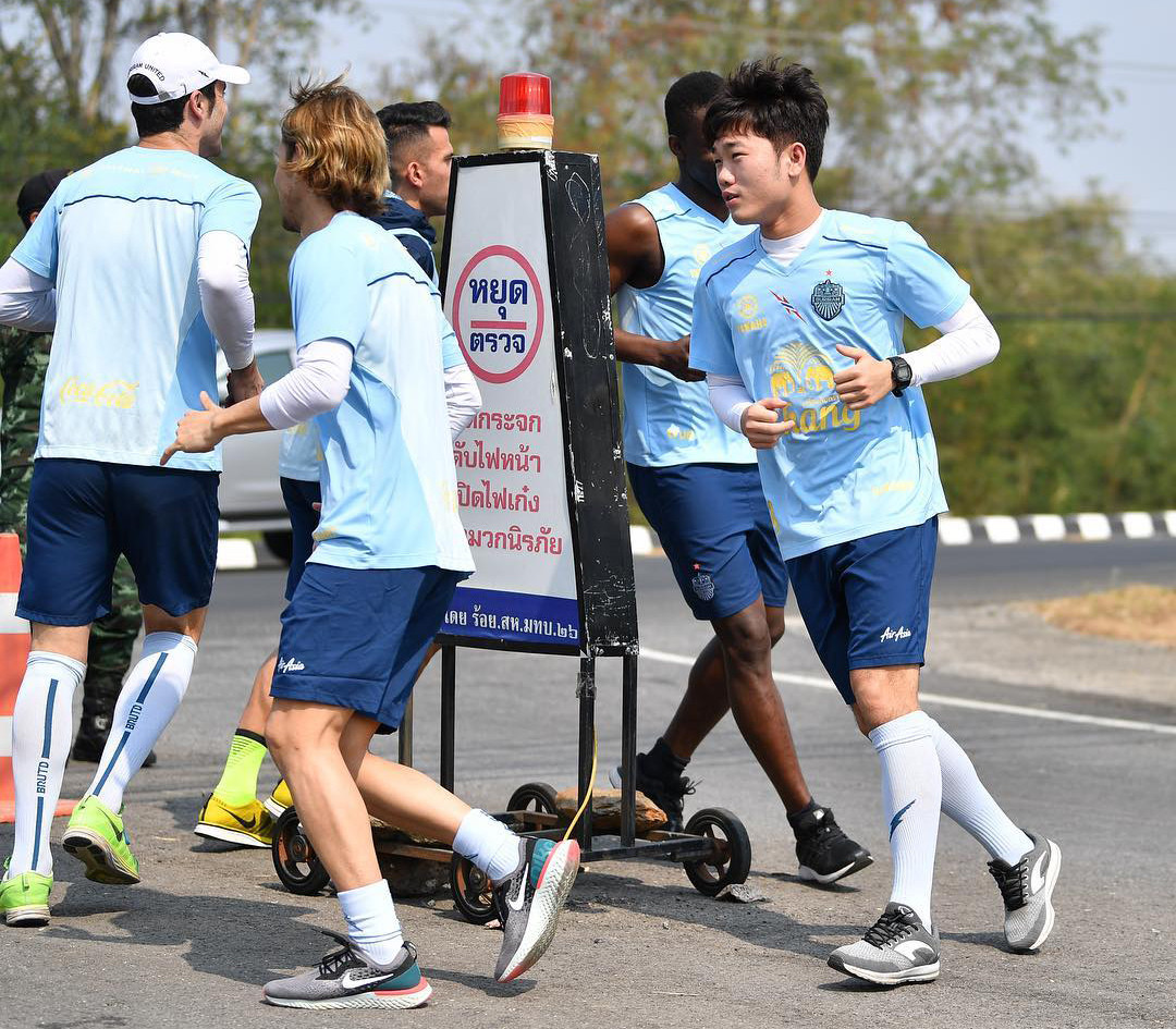 Tại Buriram, Xuân Trường được cho là nhận mức lương 10.000 USD/tháng (tương đương 230 triệu đồng) trong vòng một năm. Ảnh: Vnexpress