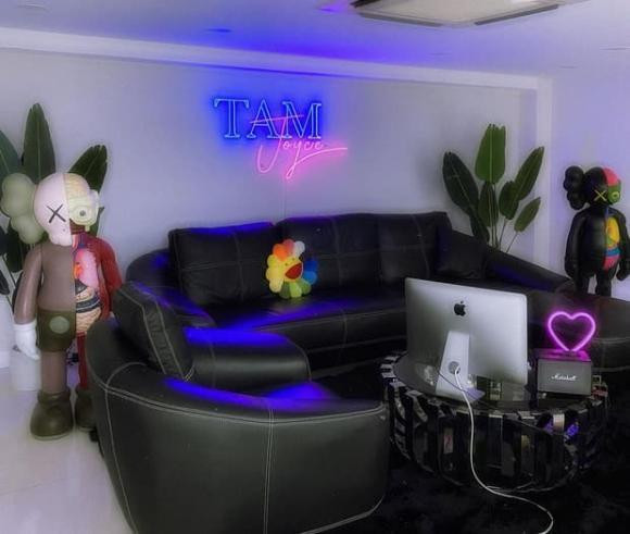 Từng góc trong nhà tuy trang trí đơn giản nhưng giá trị không hề nhỏ. Ảnh: FBNV