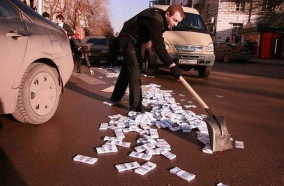 Tiền nhiều đến nỗi phải lấy xẻng để hót.