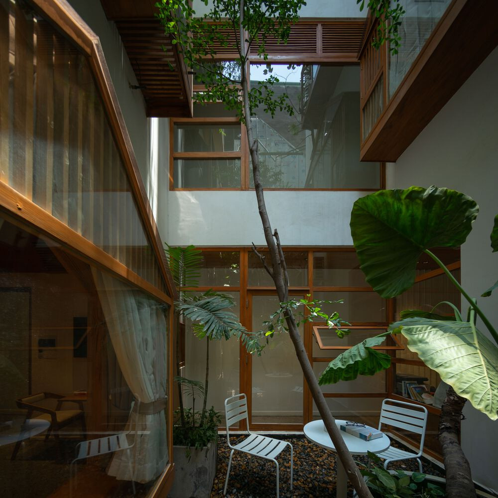 Ngôn ngữ thiết kế này được ứng dụng cho tất cả các căn phòng trong toà nhà, giúp các căn phòng vừa đồng nhất với tổng thể, vừa có những sắc thái riêng độc đáo.