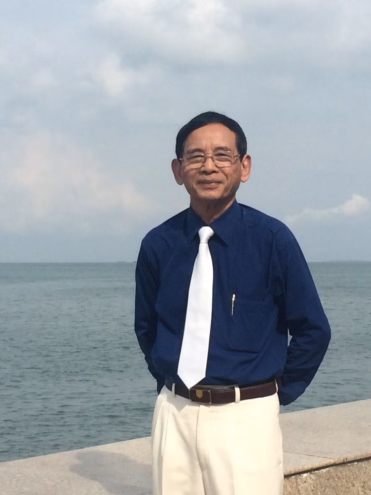 Hé lộ tuổi thơ cơ cực ít biết của đại gia Việt - Hình 3 He lo tuoi tho co cuc it biet cua dai gia Viet-Hinh-3