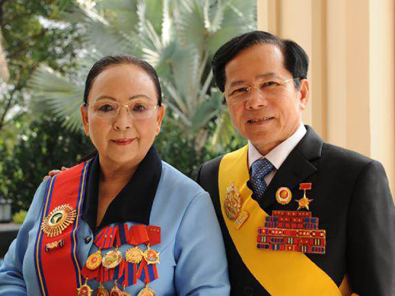  Đại gia Lê Văn Kiểm và vợ là bà Trần Cẩm Nhung - đồng sáng lập Công ty Cổ phần Đầu tư và Thương mại Golf Long Thành từng được ghi danh trong danh sách 30 "anh hùng từ thiện" của Tạp chí Forbes năm 2019. Ảnh: Internet