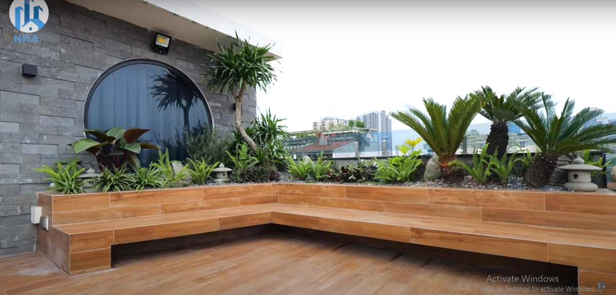 Trên tầng 7 là không gian sân thượng với tầm view tuyệt đẹp.