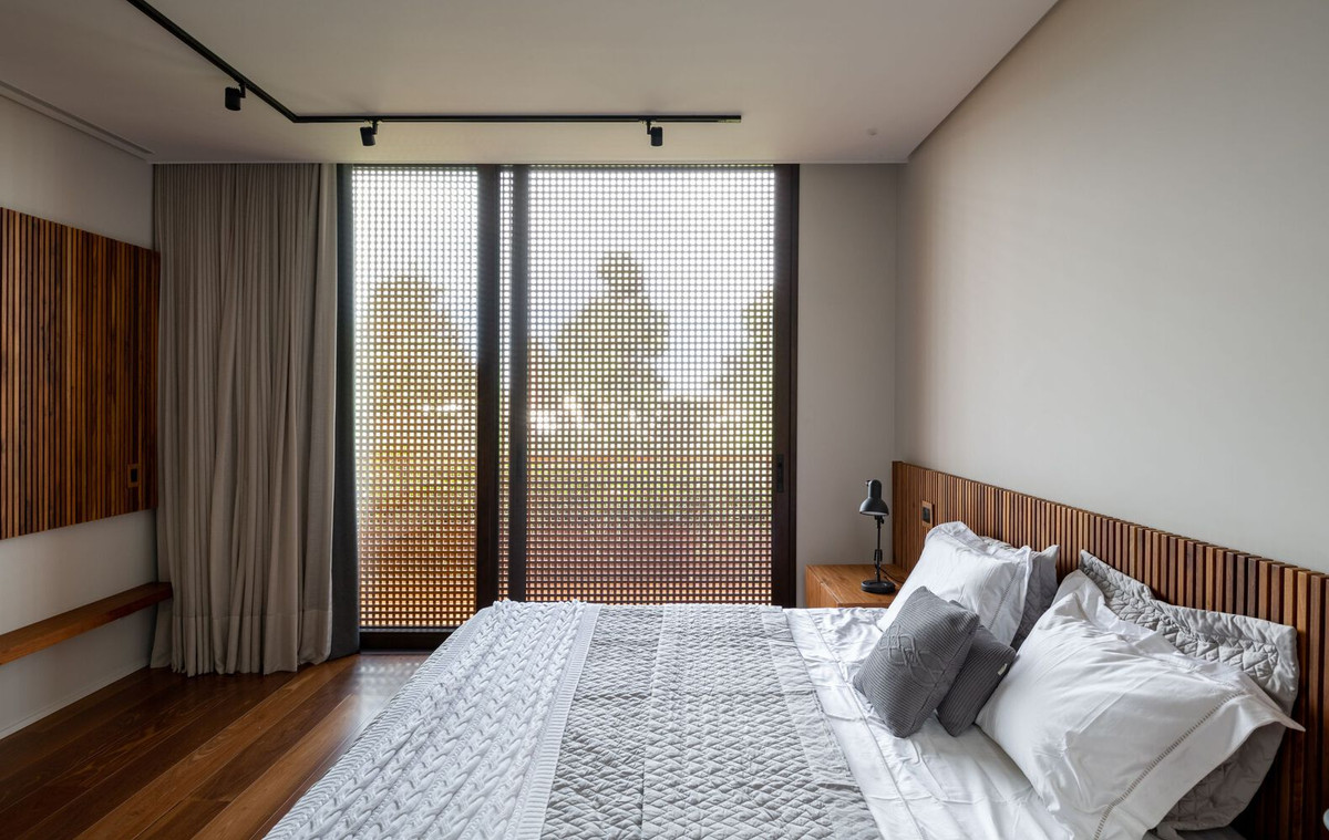 Các phòng ngủ trên tầng 2 đều kết nối trực tiếp với ban công.