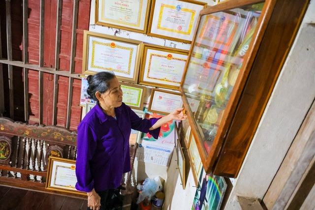 Tuy nhiên, người mẹ chỉ mong con gái dành đủ tiền để lo cho các dự định trong tương lai. Ảnh: Tổ quốc Ảnh: Tổ quốc