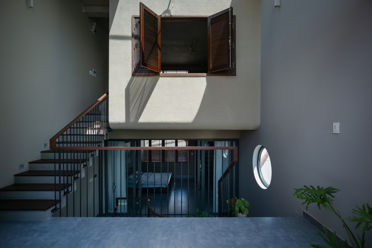 Việc phân bổ cấu trúc không gian trong ngôi nhà hướng đến sự đơn giản, đủ chỗ cho không gian sử dụng.